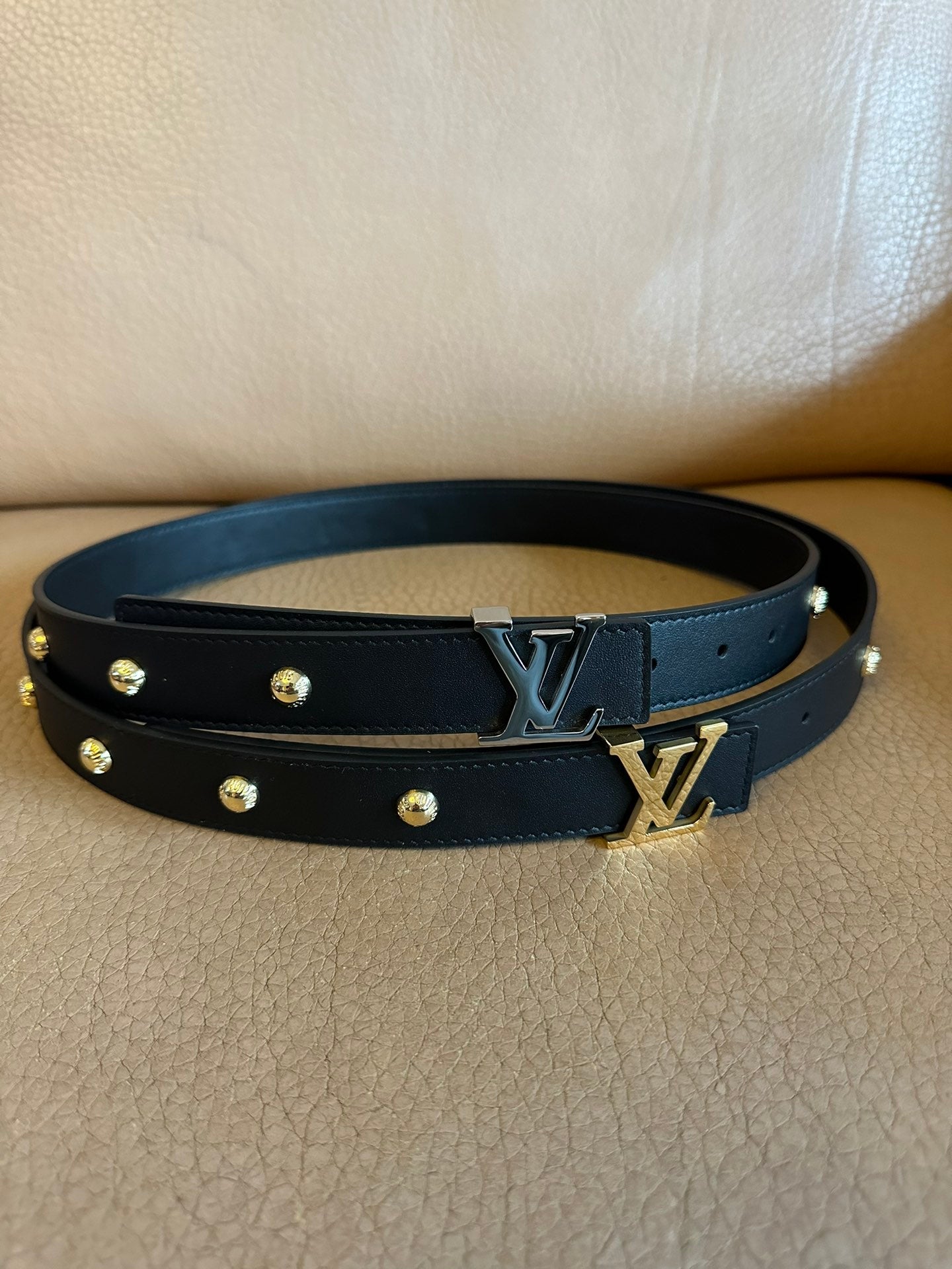 LV Initiales Studs 30mm Reversible Belt Gold Buckle Black Leather - 30