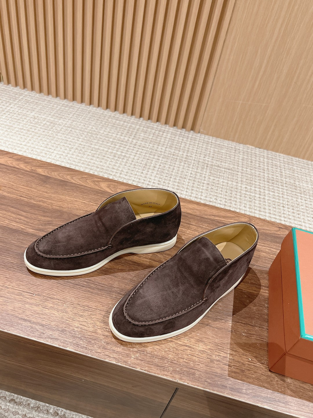 LP OPEN WALK LOAFERS ASH BROWN SUEDE - 35