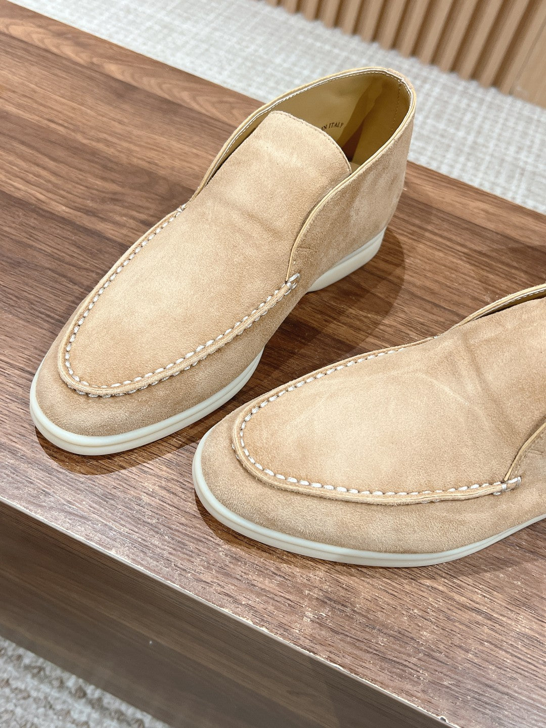LP OPEN WALK LOAFERS CREAM SUEDE - 35