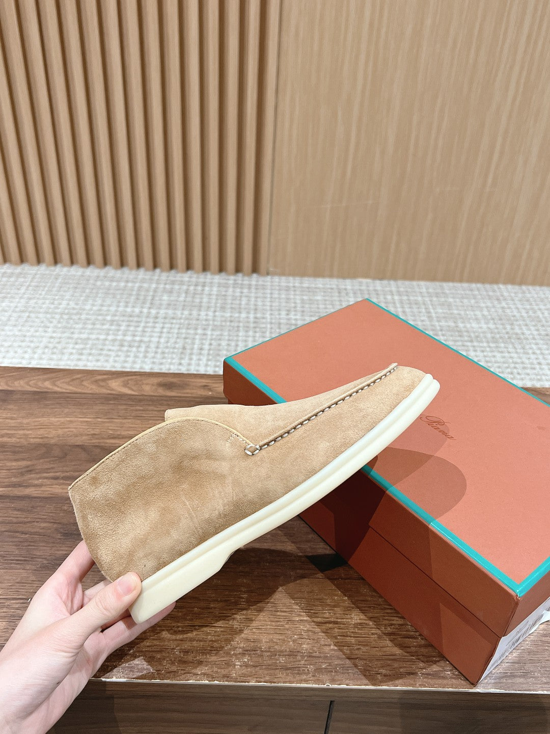 LP OPEN WALK LOAFERS CREAM SUEDE - 35