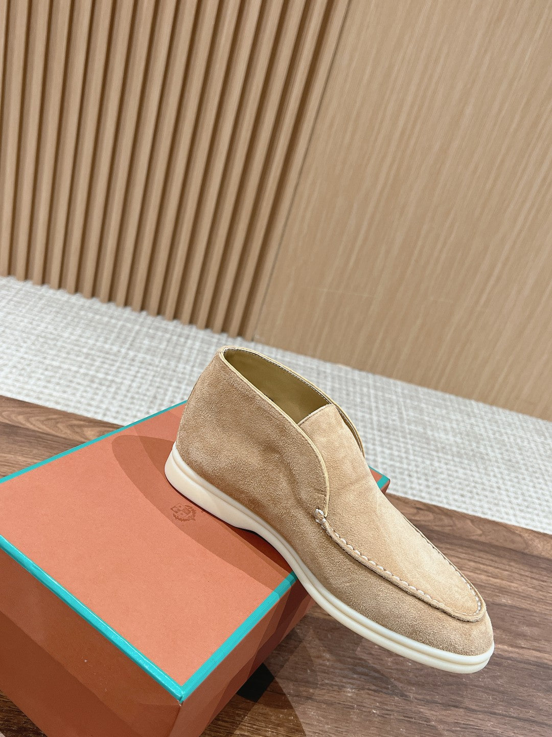 LP OPEN WALK LOAFERS CREAM SUEDE - 35