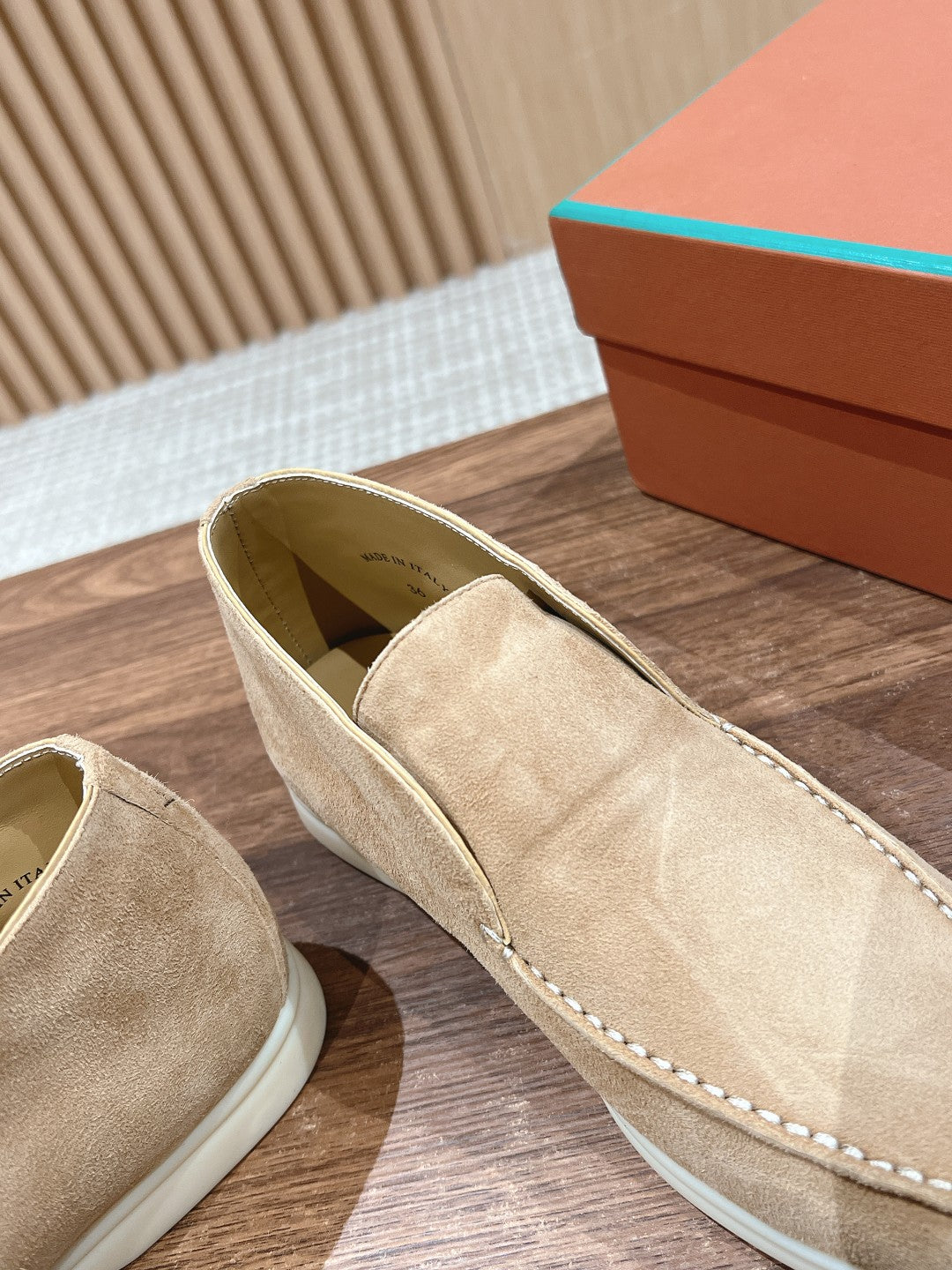 LP OPEN WALK LOAFERS CREAM SUEDE - 35