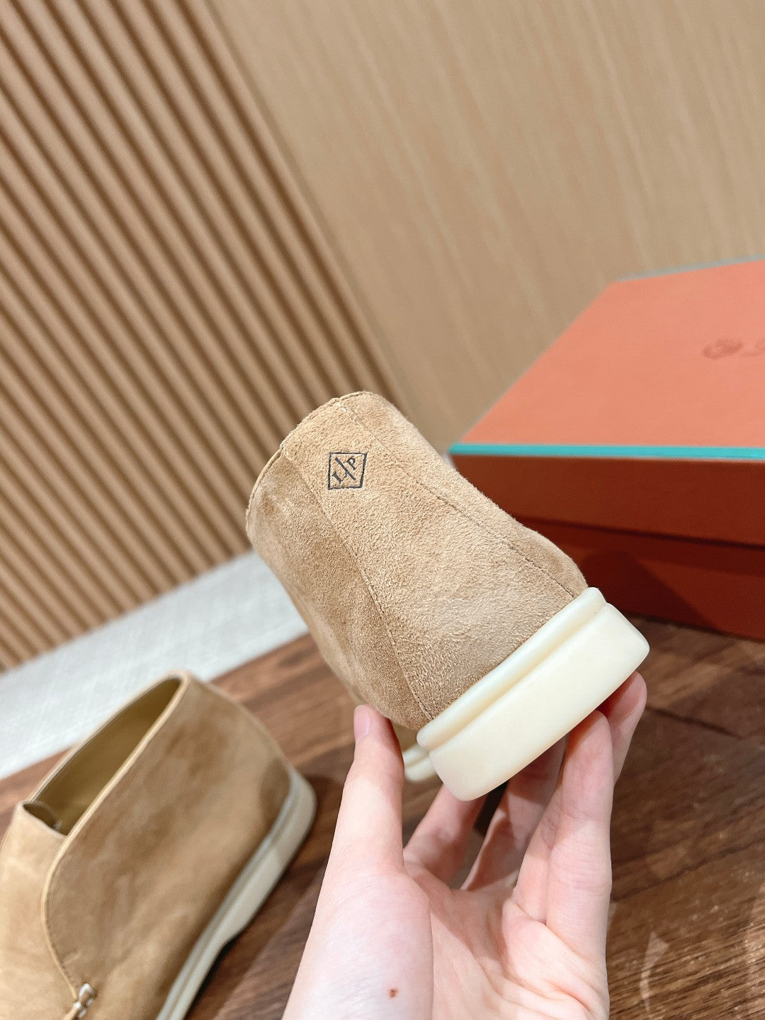 LP OPEN WALK LOAFERS CREAM SUEDE - 35