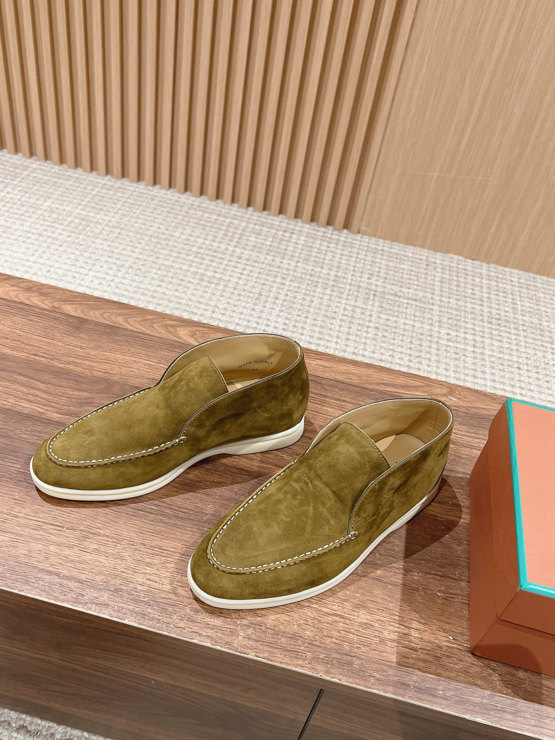 LP OPEN WALK LOAFERS BRIGHT OLIVE SUEDE - 35