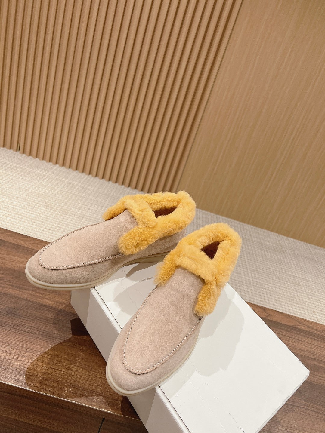 LP CLASSIC SUMMER CHARMS WALK LOAFERS KHAKI CALFSKIN - 35