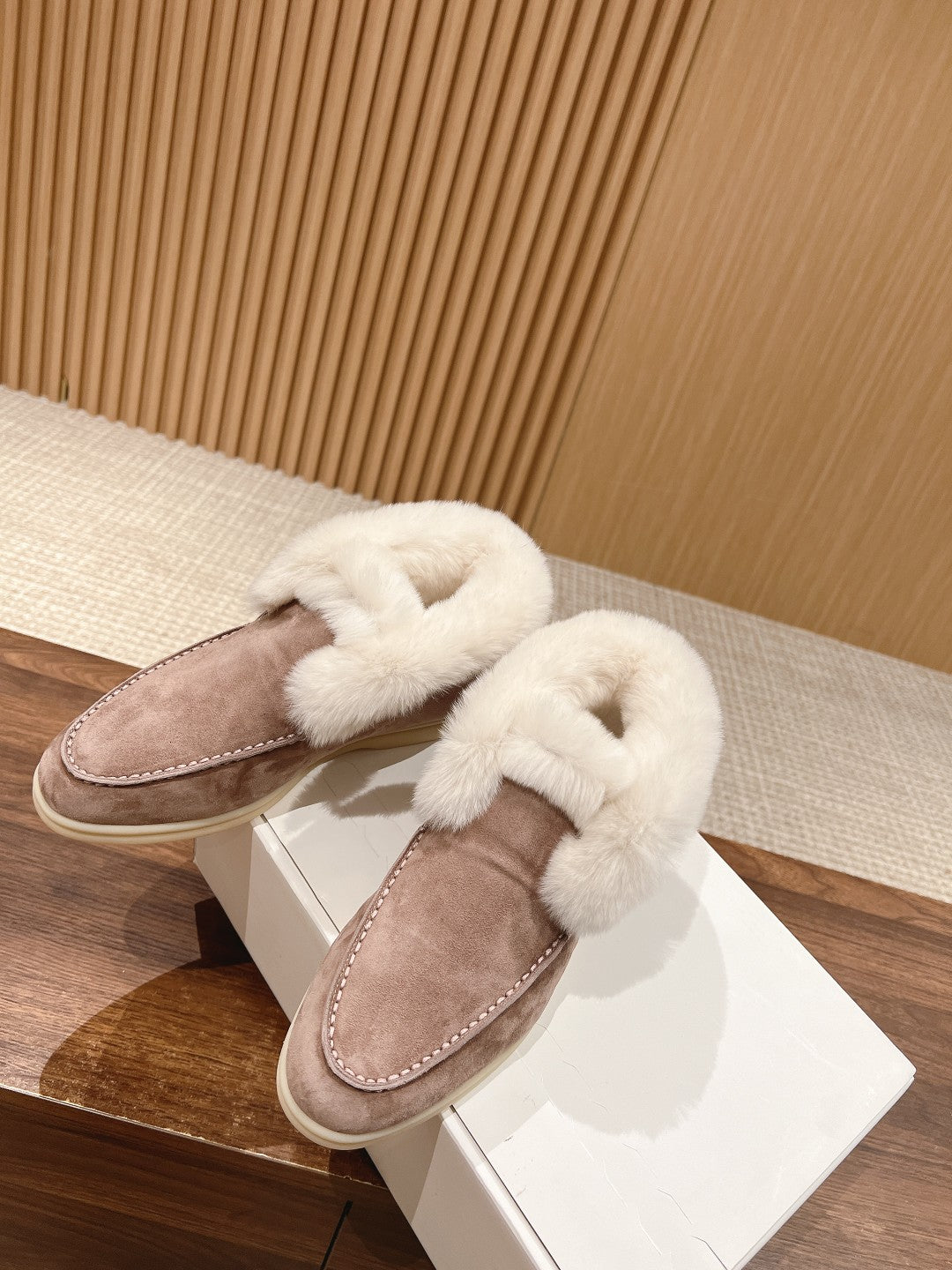LP CLASSIC SUMMER CHARMS WALK LOAFERS CAMEL CALFSKIN - 35