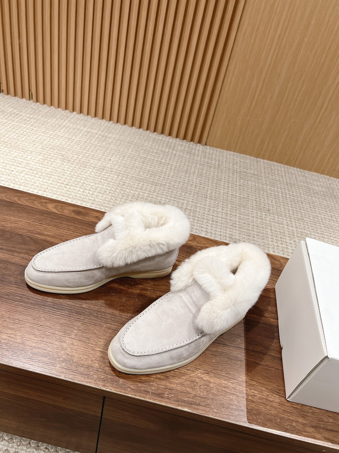 LP CLASSIC SUMMER CHARMS WALK LOAFERS LIGHT GRAY CALFSKIN - 35