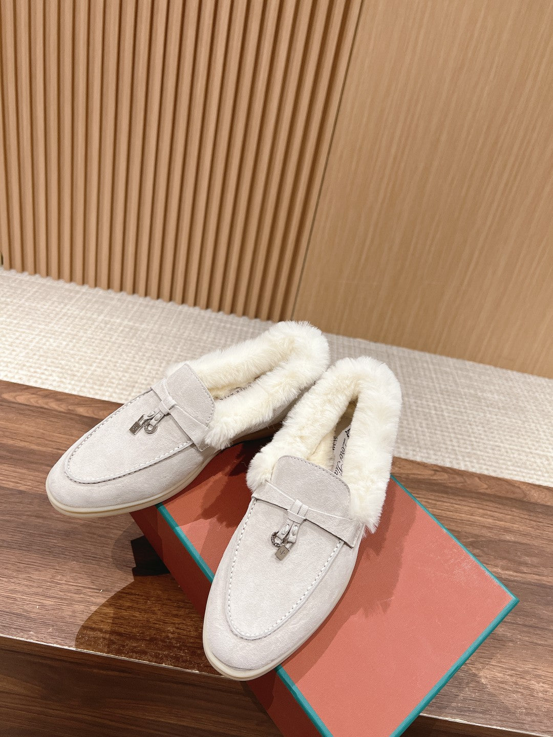 LP SUMMER CHARMS WALK LOAFERS LIGHT GRAY FLEECE - 35