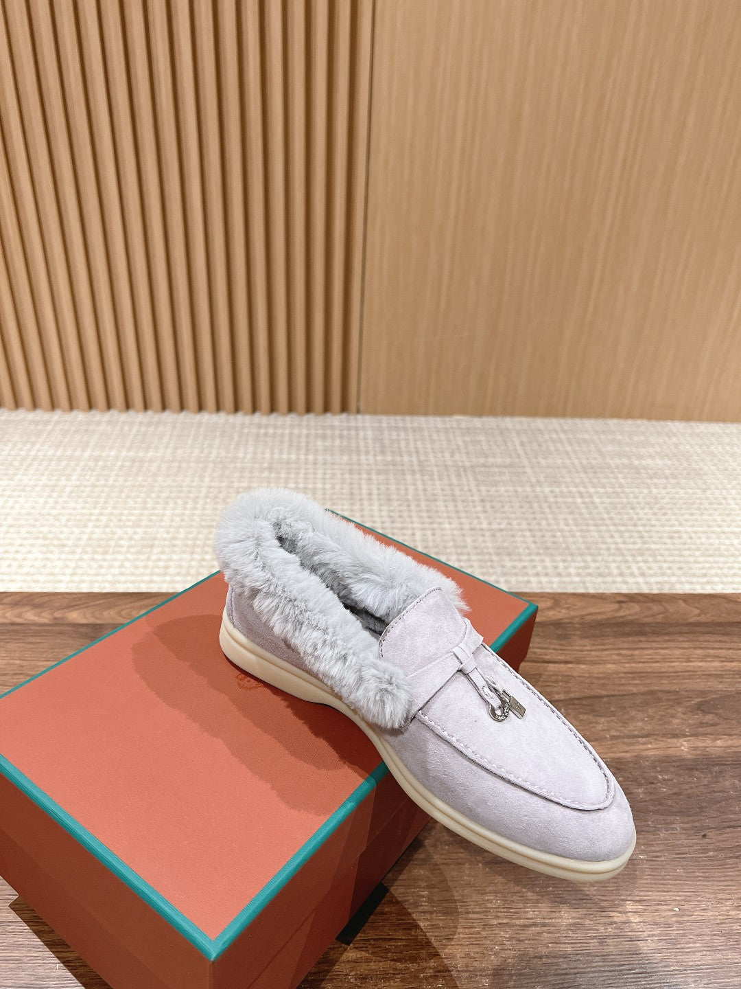 LP SUMMER CHARMS WALK LOAFERS BRIGHT GRAY FLEECE - 35