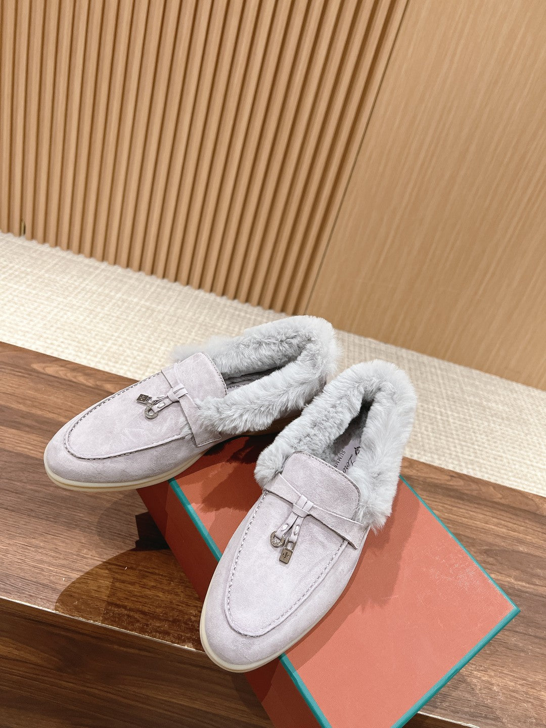 LP SUMMER CHARMS WALK LOAFERS BRIGHT GRAY FLEECE - 35