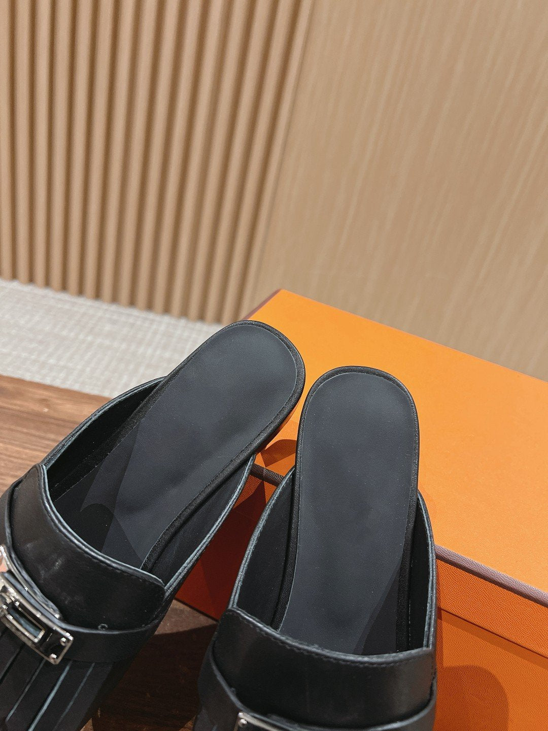 0Z Mule Fringed Black - 35