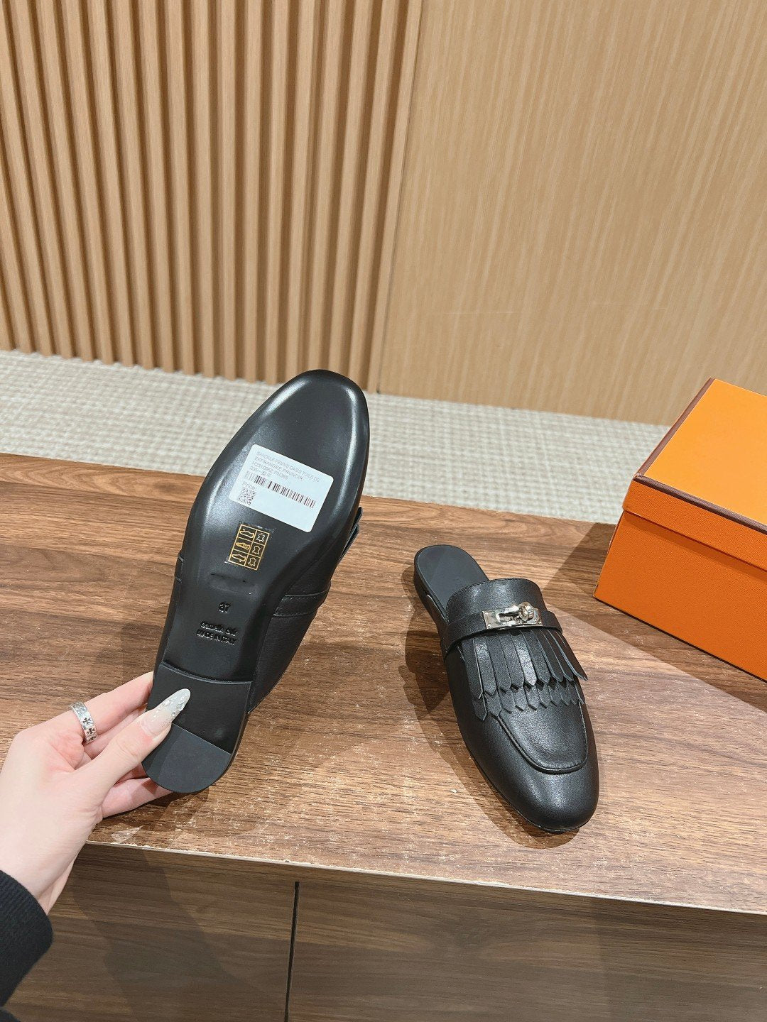 0Z Mule Fringed Black - 35