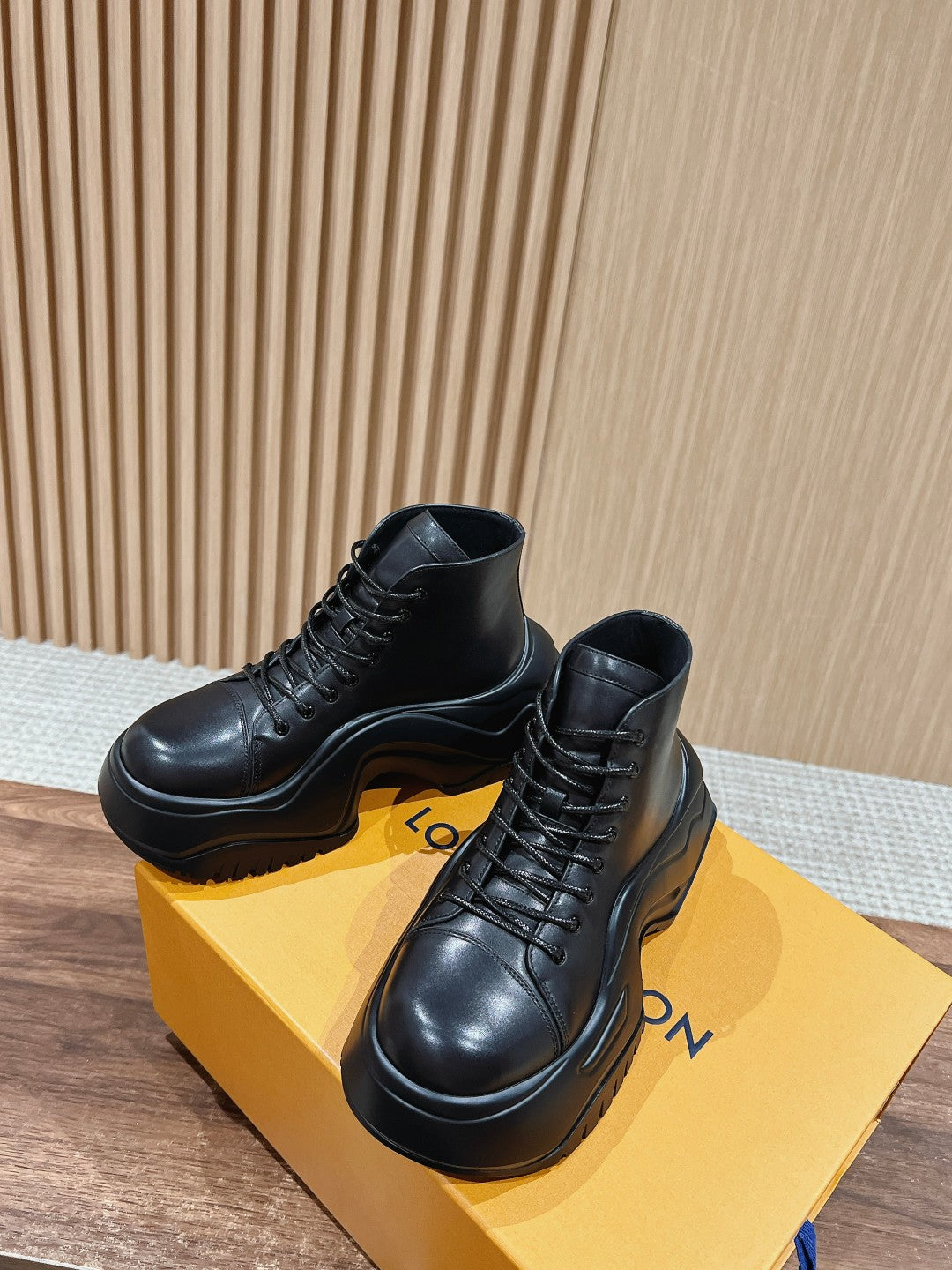 LV WOMEN CHELSEA BOOT IN BLACK MONOGRAM CALFSKIN - 35