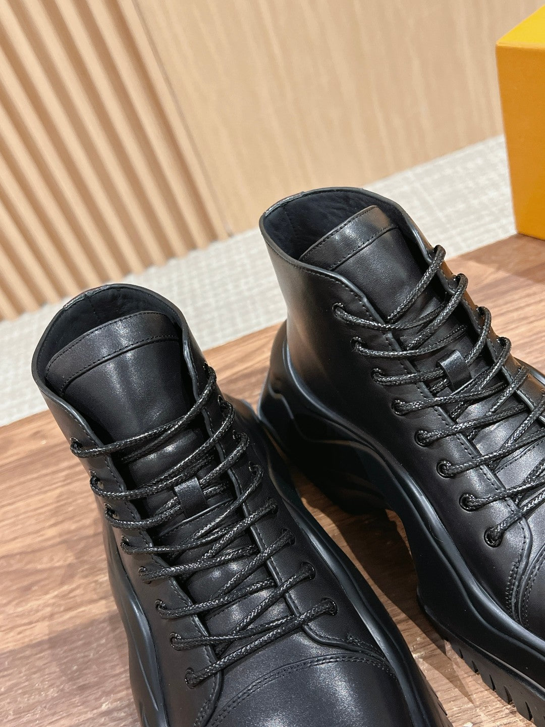 LV WOMEN CHELSEA BOOT IN BLACK MONOGRAM CALFSKIN - 35