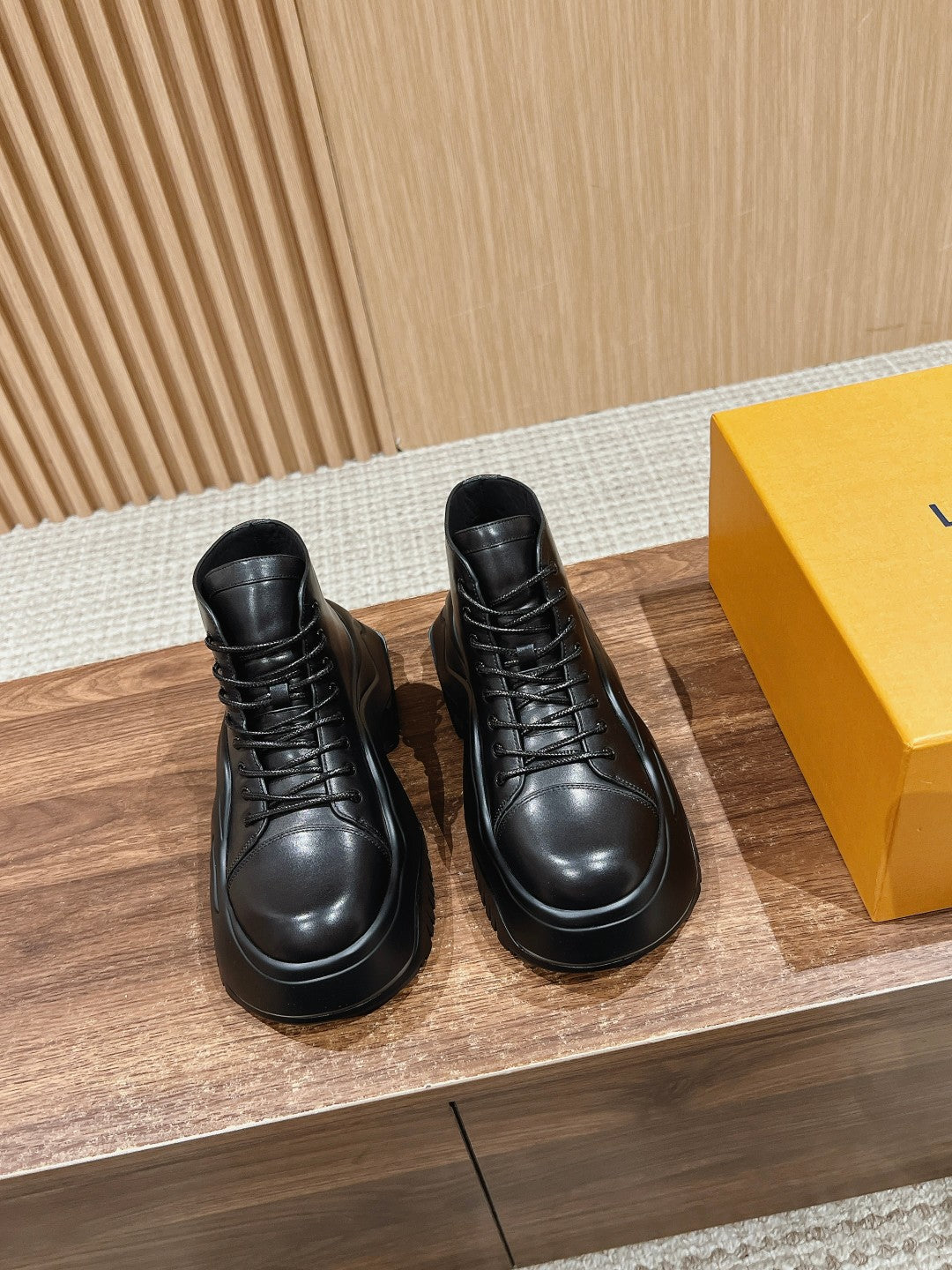 LV WOMEN CHELSEA BOOT IN BLACK MONOGRAM CALFSKIN - 35
