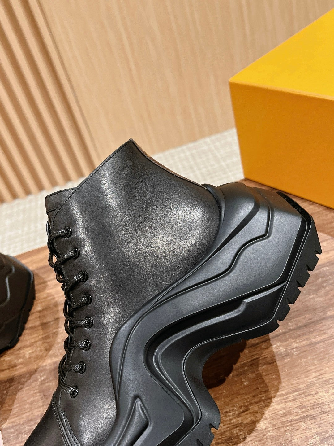 LV WOMEN CHELSEA BOOT IN BLACK MONOGRAM CALFSKIN - 35