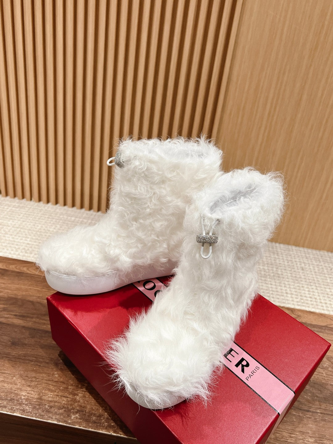 VIV' RANGERS SHEARLING ANKLE BOOT IN WHITE SHEEPSKIN - 35