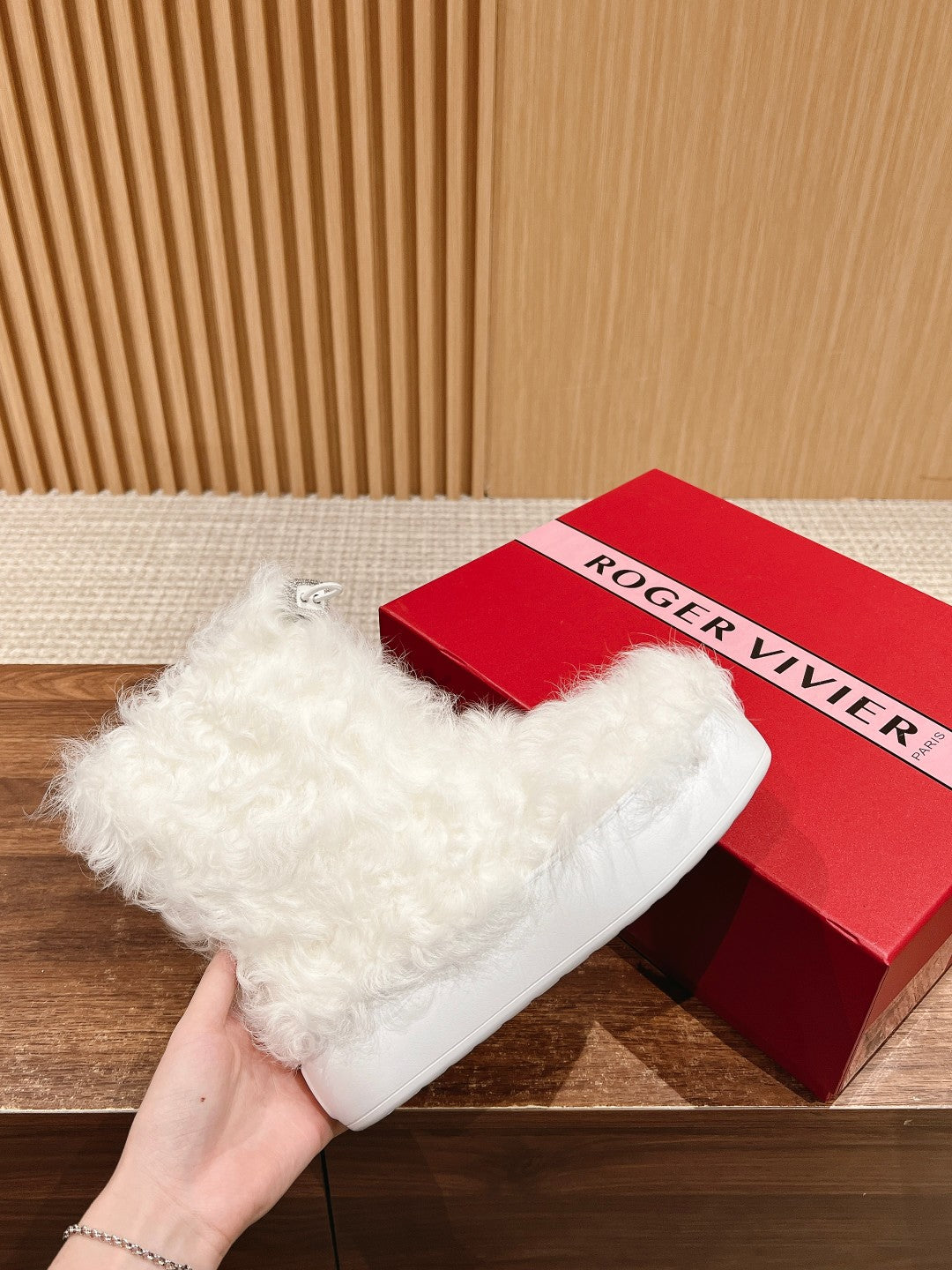 VIV' RANGERS SHEARLING ANKLE BOOT IN WHITE SHEEPSKIN - 35