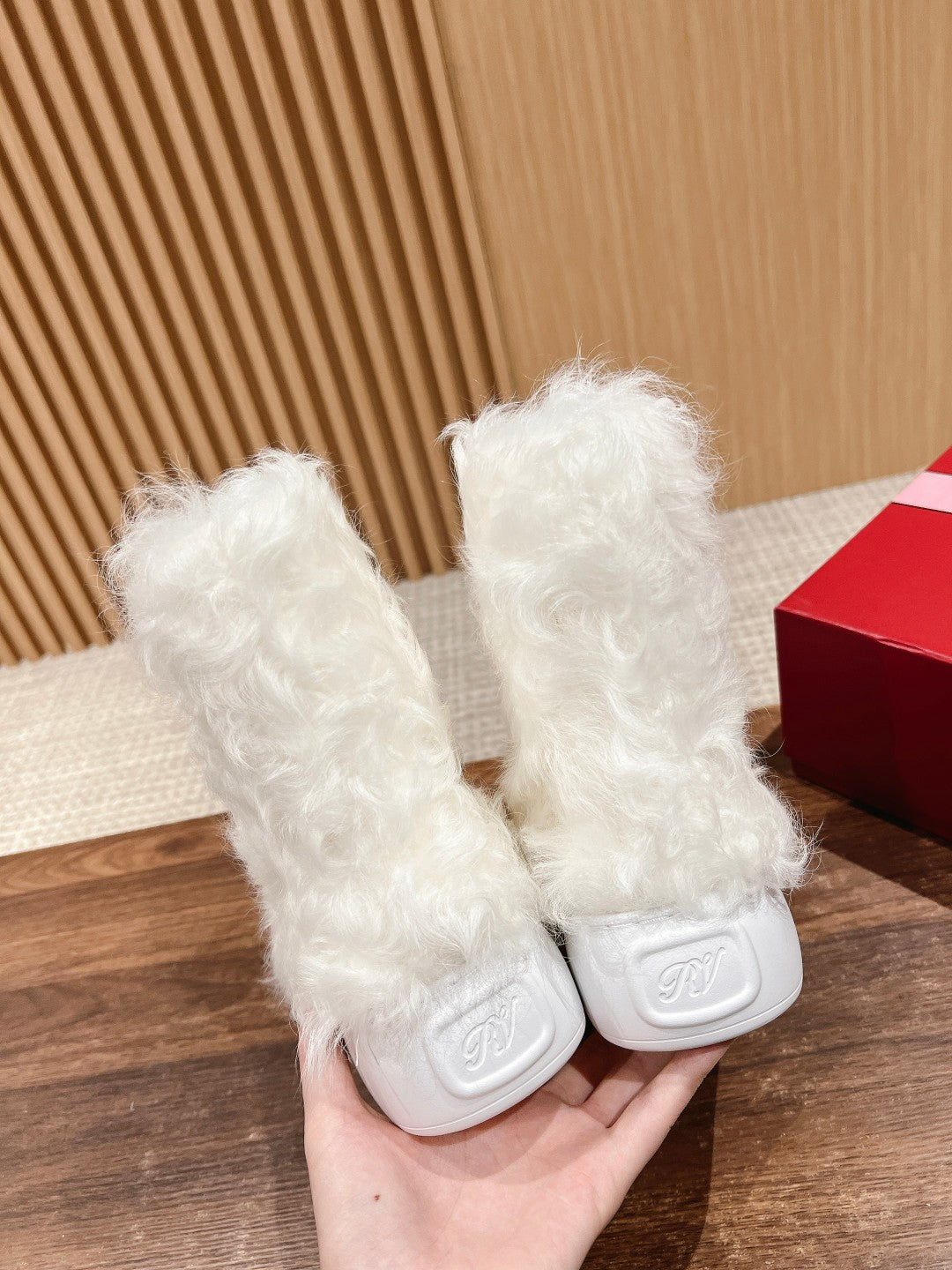 VIV' RANGERS SHEARLING ANKLE BOOT IN WHITE SHEEPSKIN - 35
