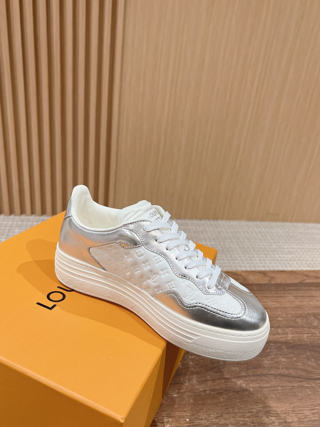 LV TRAINER SNEAKER IN SILVER MIX WHITE EMBOSSED CALFSKIN - 35