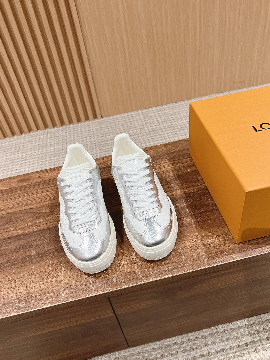 LV TRAINER SNEAKER IN SILVER MIX WHITE EMBOSSED CALFSKIN - 35