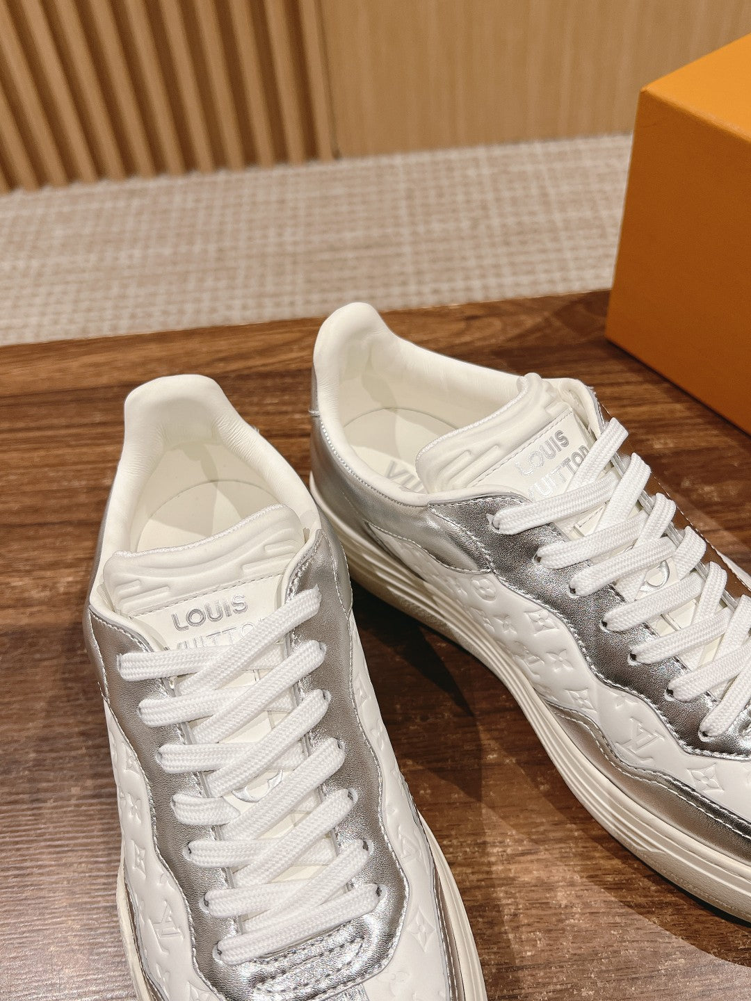 LV TRAINER SNEAKER IN SILVER MIX WHITE EMBOSSED CALFSKIN - 35