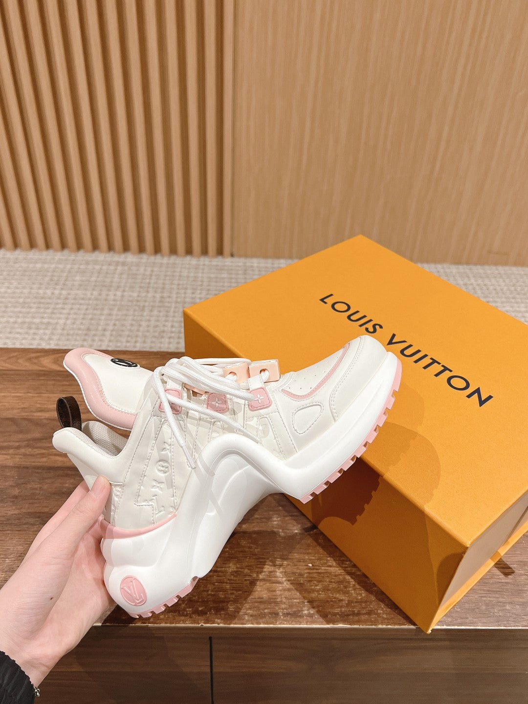 LV ARCHLIGHT SNEAKER IN WHITE MIX LIGHT PINK EMBOSSED CALFSKIN - 35