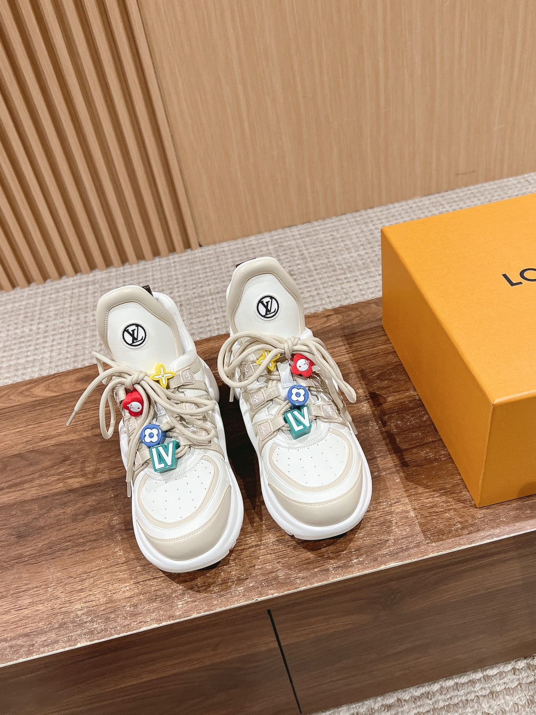 LV ARCHLIGHT SNEAKER IN BLANC BEIGE EMBOSSED CALFSKIN - 35