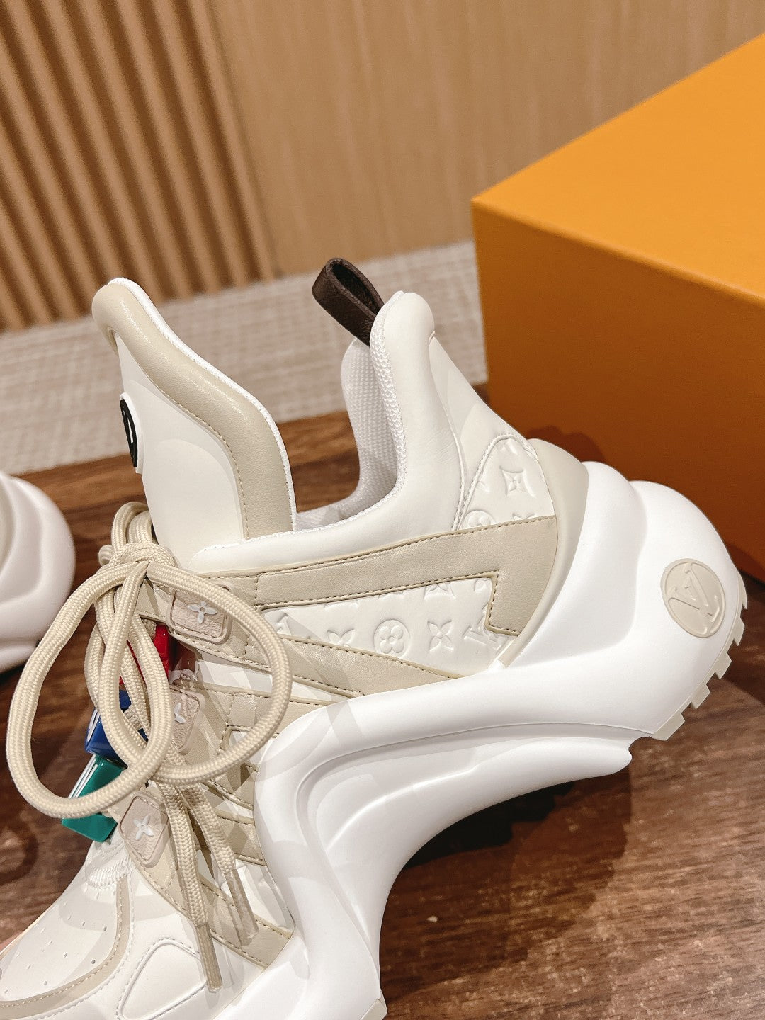 LV ARCHLIGHT SNEAKER IN BLANC BEIGE EMBOSSED CALFSKIN - 35