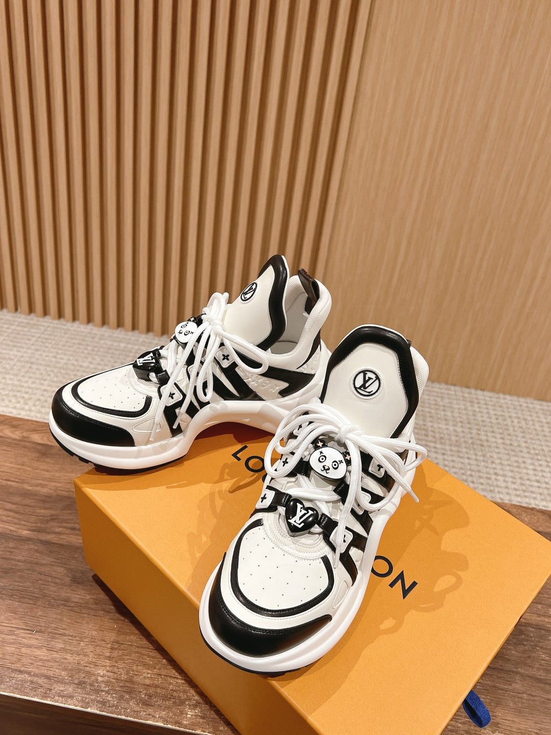 LV ARCHLIGHT SNEAKER IN WHITE MIX BLACK EMBOSSED CALFSKIN 101058 - 35