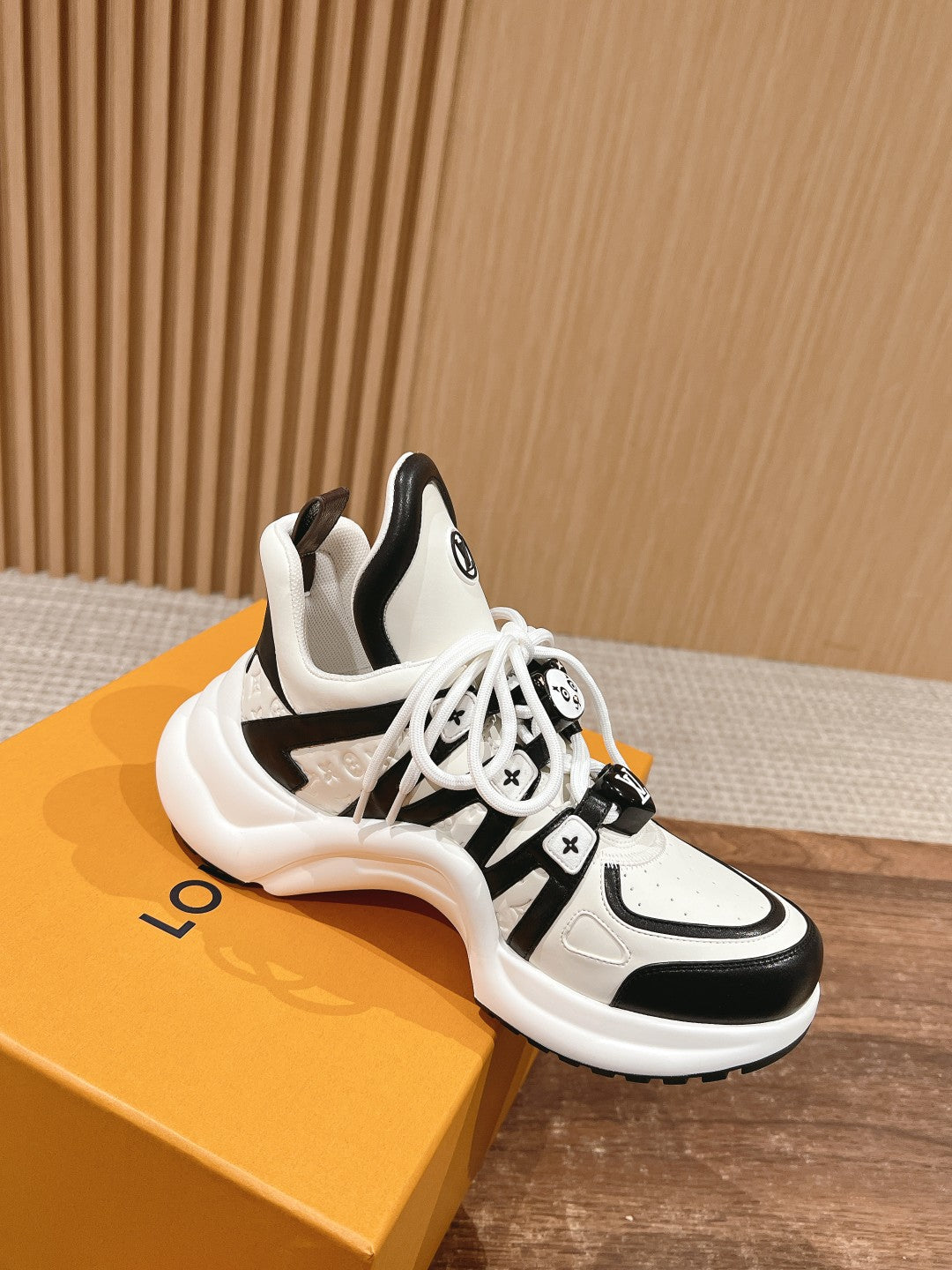 LV ARCHLIGHT SNEAKER IN WHITE MIX BLACK EMBOSSED CALFSKIN 101058 - 35