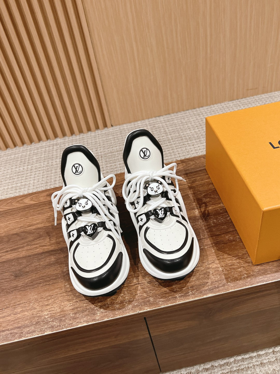 LV ARCHLIGHT SNEAKER IN WHITE MIX BLACK EMBOSSED CALFSKIN 101058 - 35