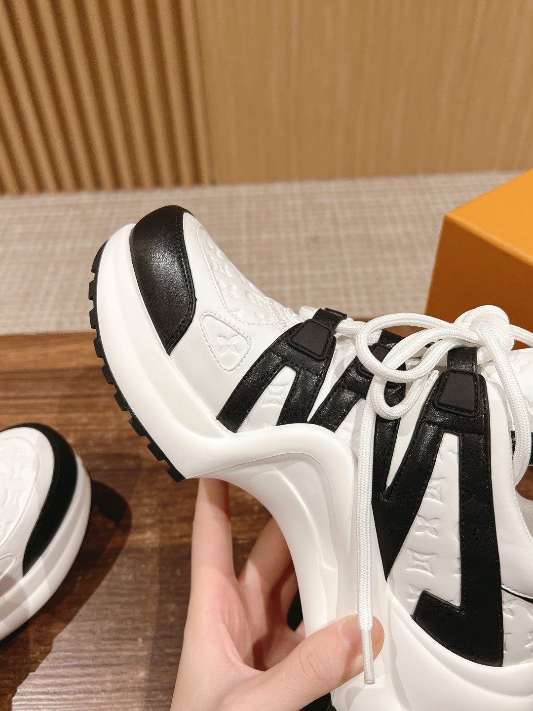 LV ARCHLIGHT SNEAKER IN WHITE MIX BLACK EMBOSSED CALFSKIN - 35