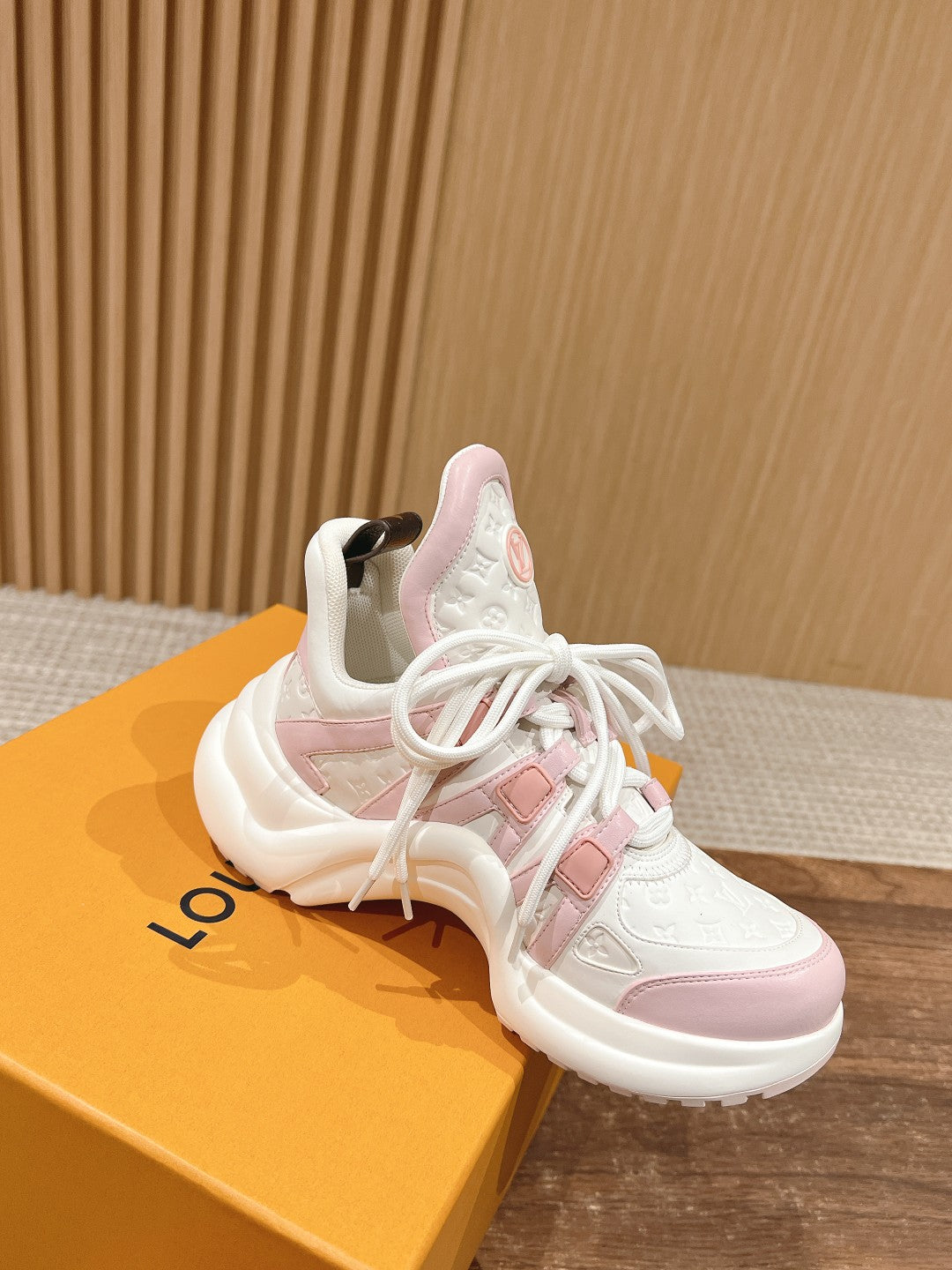 LV ARCHLIGHT SNEAKER IN WHITE MIX BABY PINK EMBOSSED CALFSKIN - 35