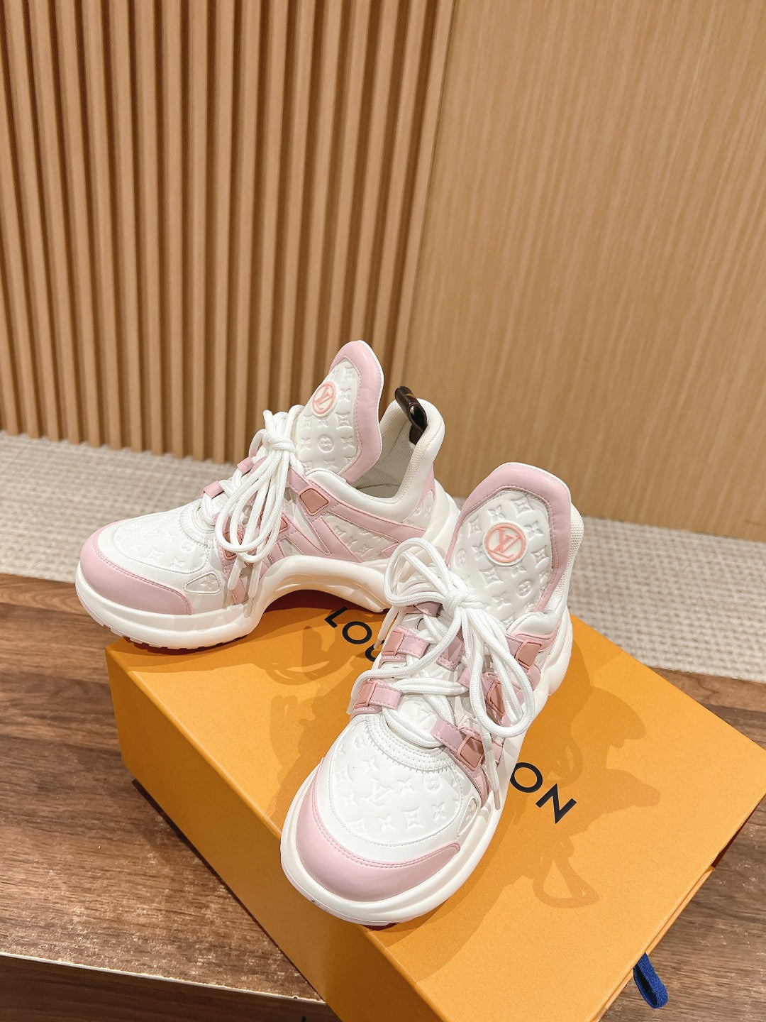 LV ARCHLIGHT SNEAKER IN WHITE MIX BABY PINK EMBOSSED CALFSKIN - 35