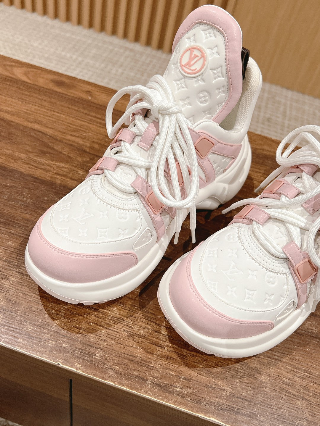 LV ARCHLIGHT SNEAKER IN WHITE MIX BABY PINK EMBOSSED CALFSKIN - 35