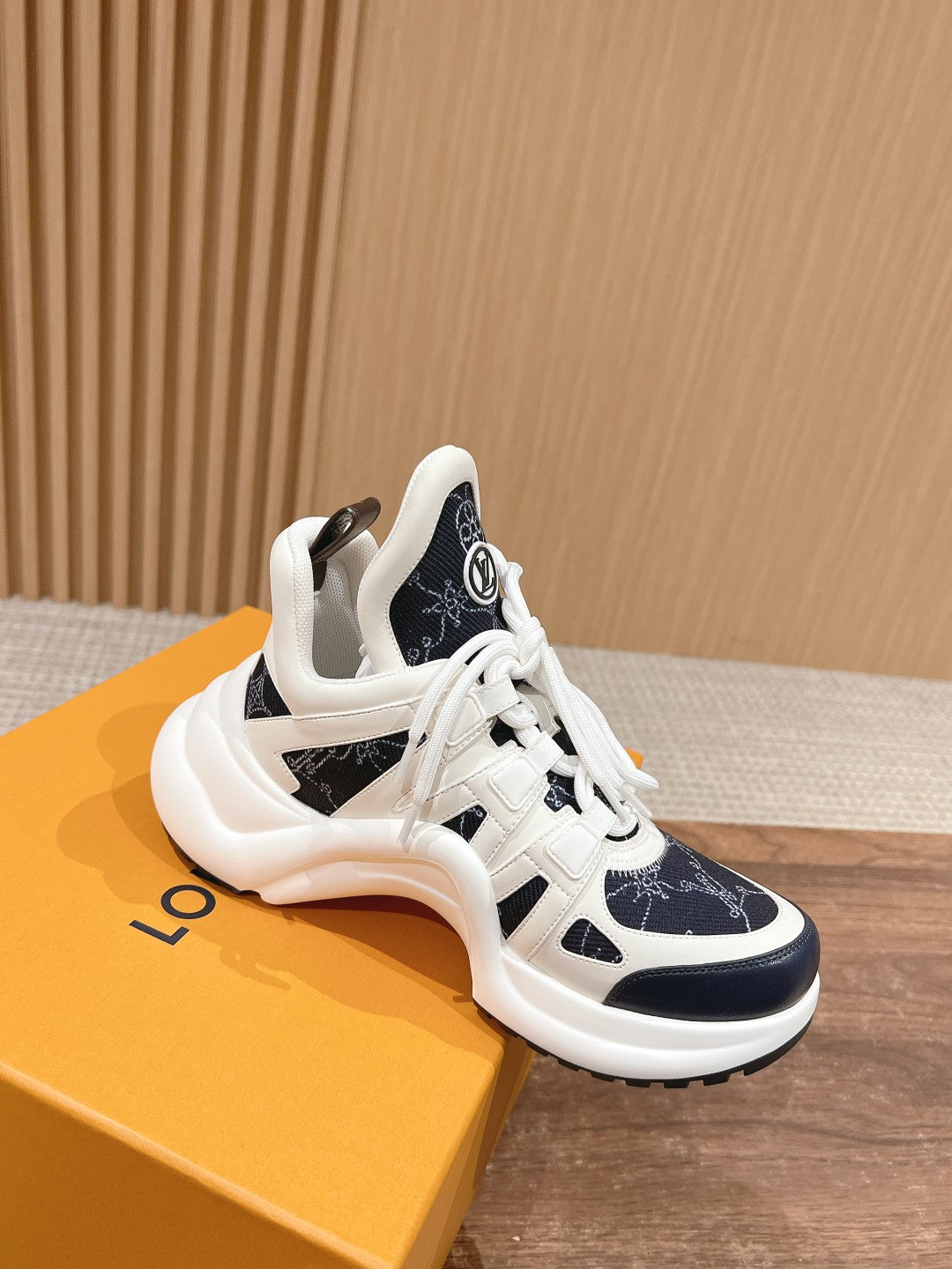 LV ARCHLIGHT SNEAKER IN WHITE MIX BLACK CALFSKIN AND MONOGRAM DENIM 101073 - 35