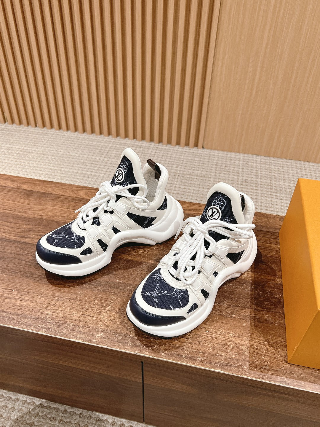 LV ARCHLIGHT SNEAKER IN WHITE MIX BLACK CALFSKIN AND MONOGRAM DENIM 101073 - 35