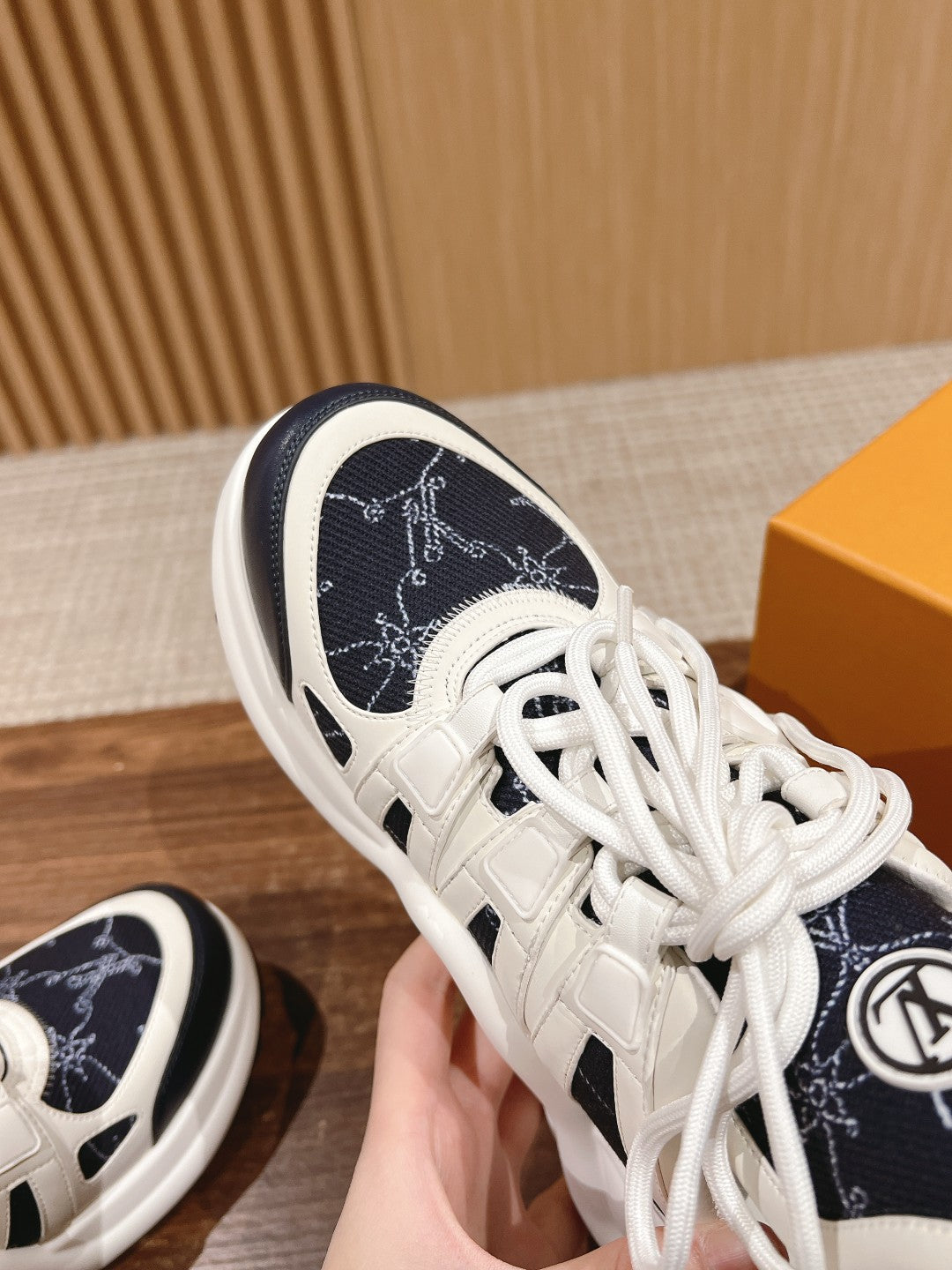 LV ARCHLIGHT SNEAKER IN WHITE MIX BLACK CALFSKIN AND MONOGRAM DENIM 101073 - 35