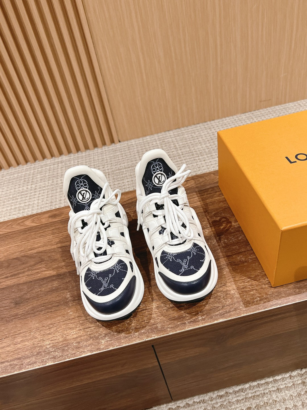 LV ARCHLIGHT SNEAKER IN WHITE MIX BLACK CALFSKIN AND MONOGRAM DENIM 101073 - 35
