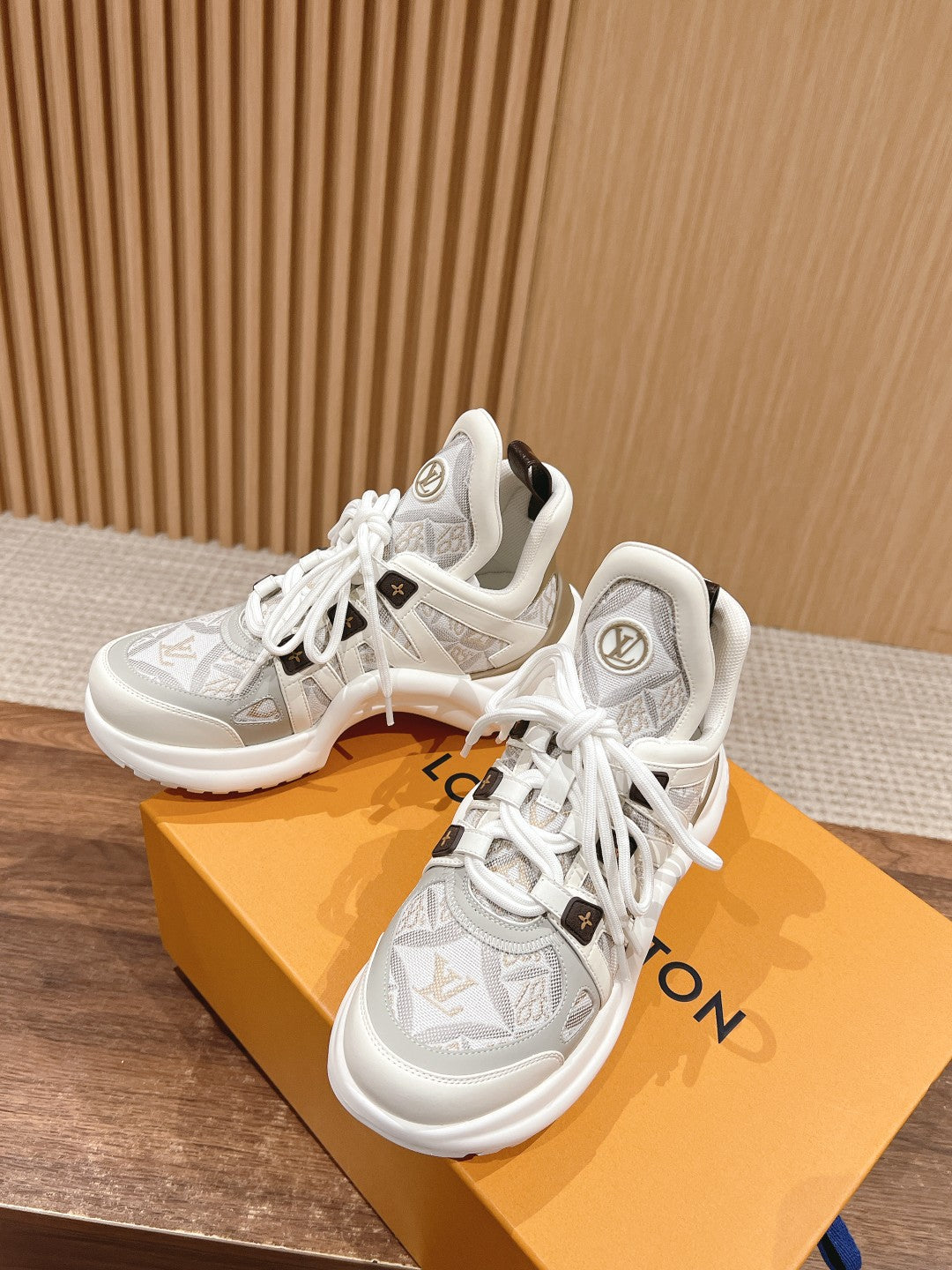 LV ARCHLIGHT SNEAKER IN WHITE MIX PALE GRAY CALFSKIN AND MONOGRAM DENIM - 35