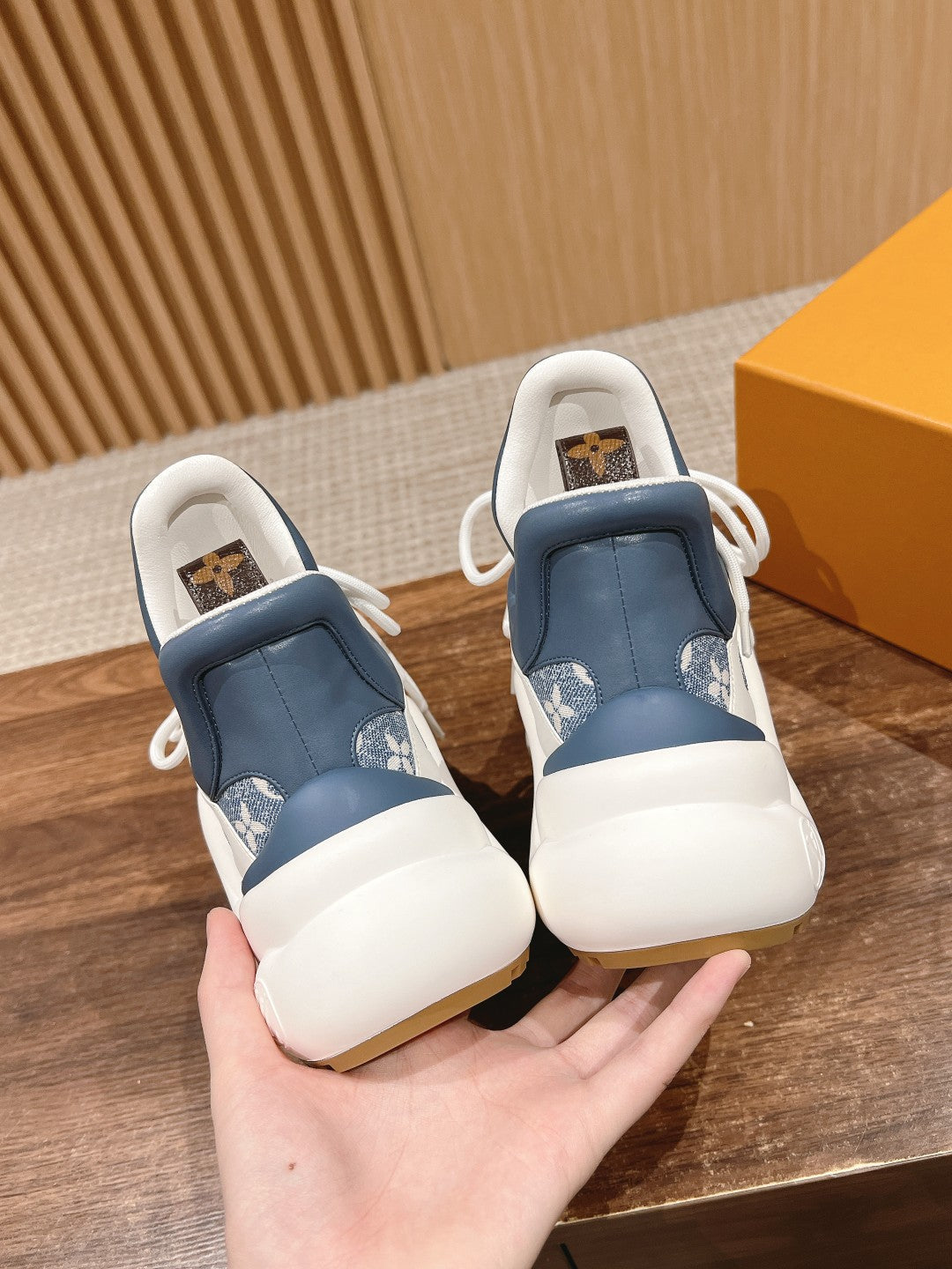 LV ARCHLIGHT SNEAKER IN WHITE MIX AEGEAN BLUE CALFSKIN AND MONOGRAM DENIM - 35