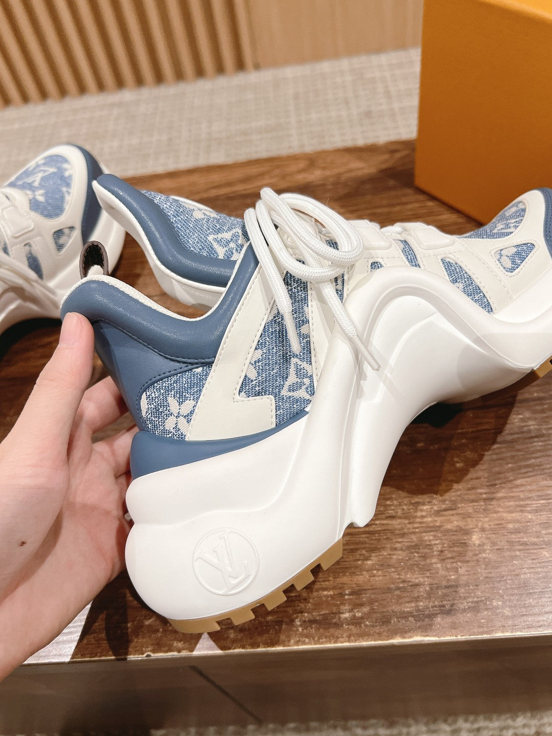 LV ARCHLIGHT SNEAKER IN WHITE MIX AEGEAN BLUE CALFSKIN AND MONOGRAM DENIM - 35
