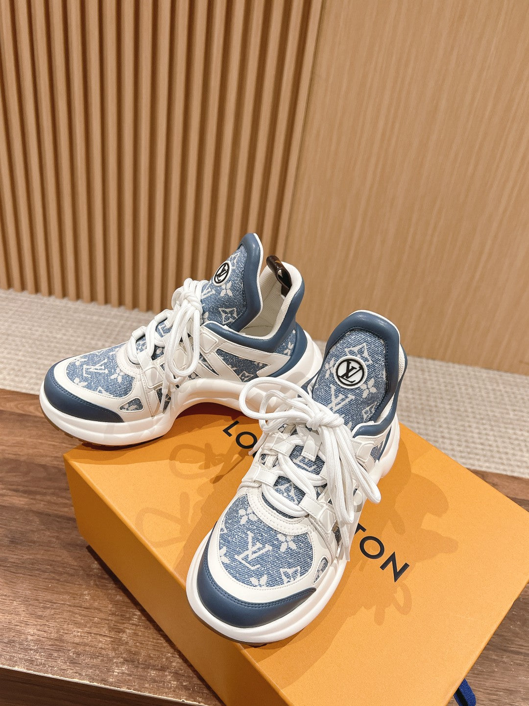 LV ARCHLIGHT SNEAKER IN WHITE MIX AEGEAN BLUE CALFSKIN AND MONOGRAM DENIM - 35