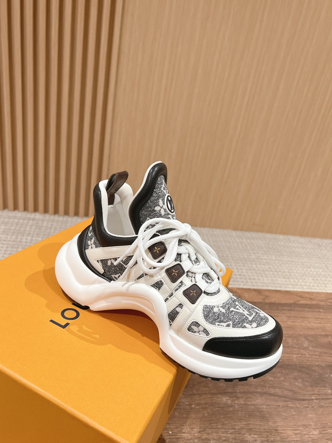 LV ARCHLIGHT SNEAKER IN WHITE MIX BLACK CALFSKIN AND MONOGRAM DENIM - 35