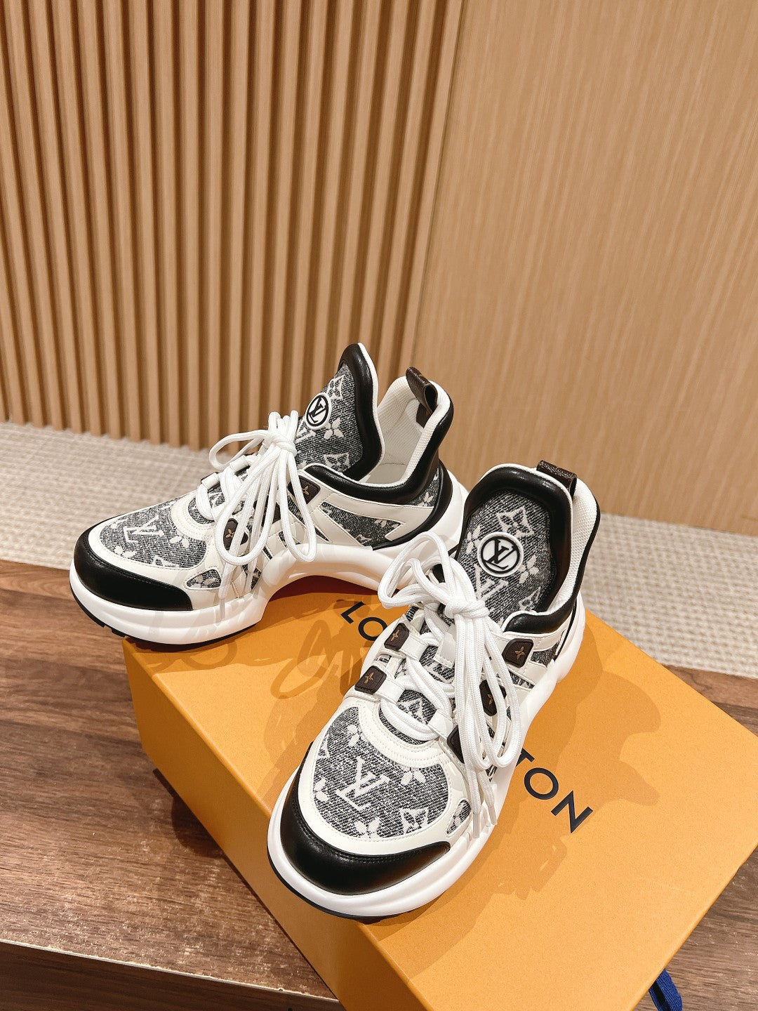 LV ARCHLIGHT SNEAKER IN WHITE MIX BLACK CALFSKIN AND MONOGRAM DENIM - 35