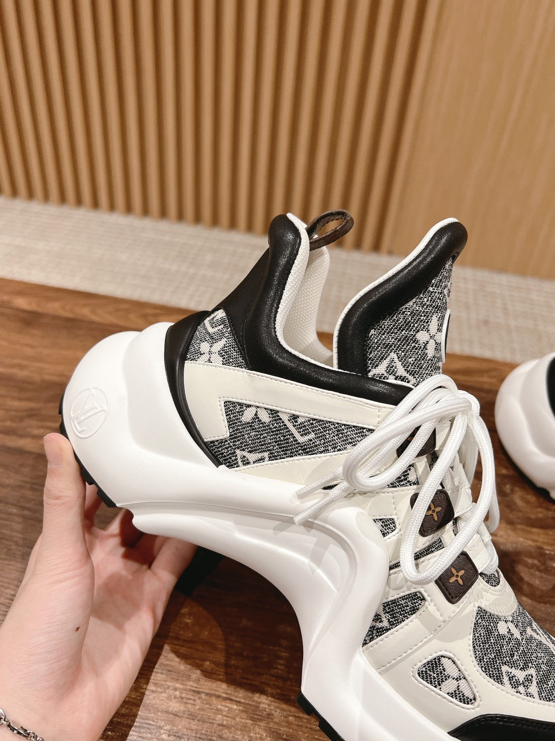 LV ARCHLIGHT SNEAKER IN WHITE MIX BLACK CALFSKIN AND MONOGRAM DENIM - 35