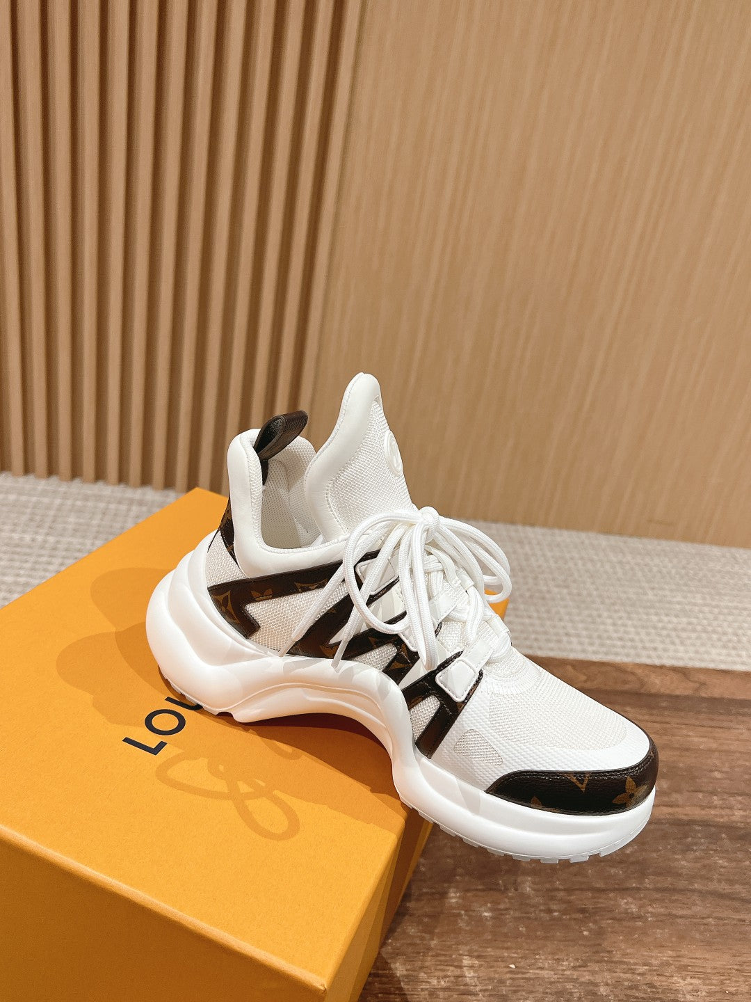 LV ARCHLIGHT SNEAKER IN WHITE CANVAS AND CHOCOLATE BROWN MONOGRAM CALFSKIN - 35