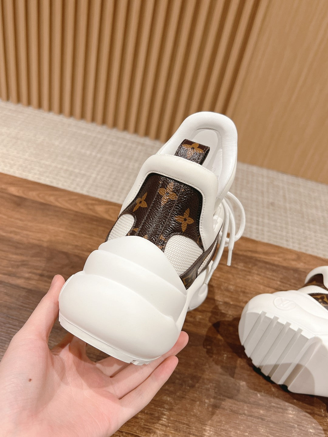 LV ARCHLIGHT SNEAKER IN WHITE CANVAS AND CHOCOLATE BROWN MONOGRAM CALFSKIN - 35