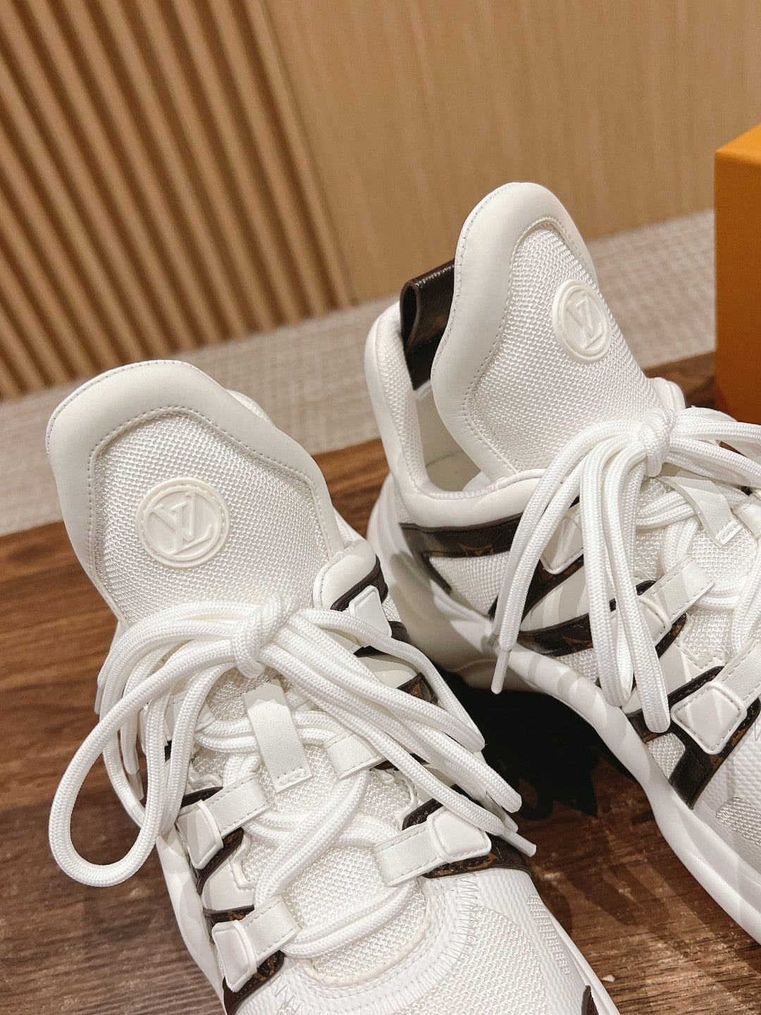LV ARCHLIGHT SNEAKER IN WHITE CANVAS AND CHOCOLATE BROWN MONOGRAM CALFSKIN - 35